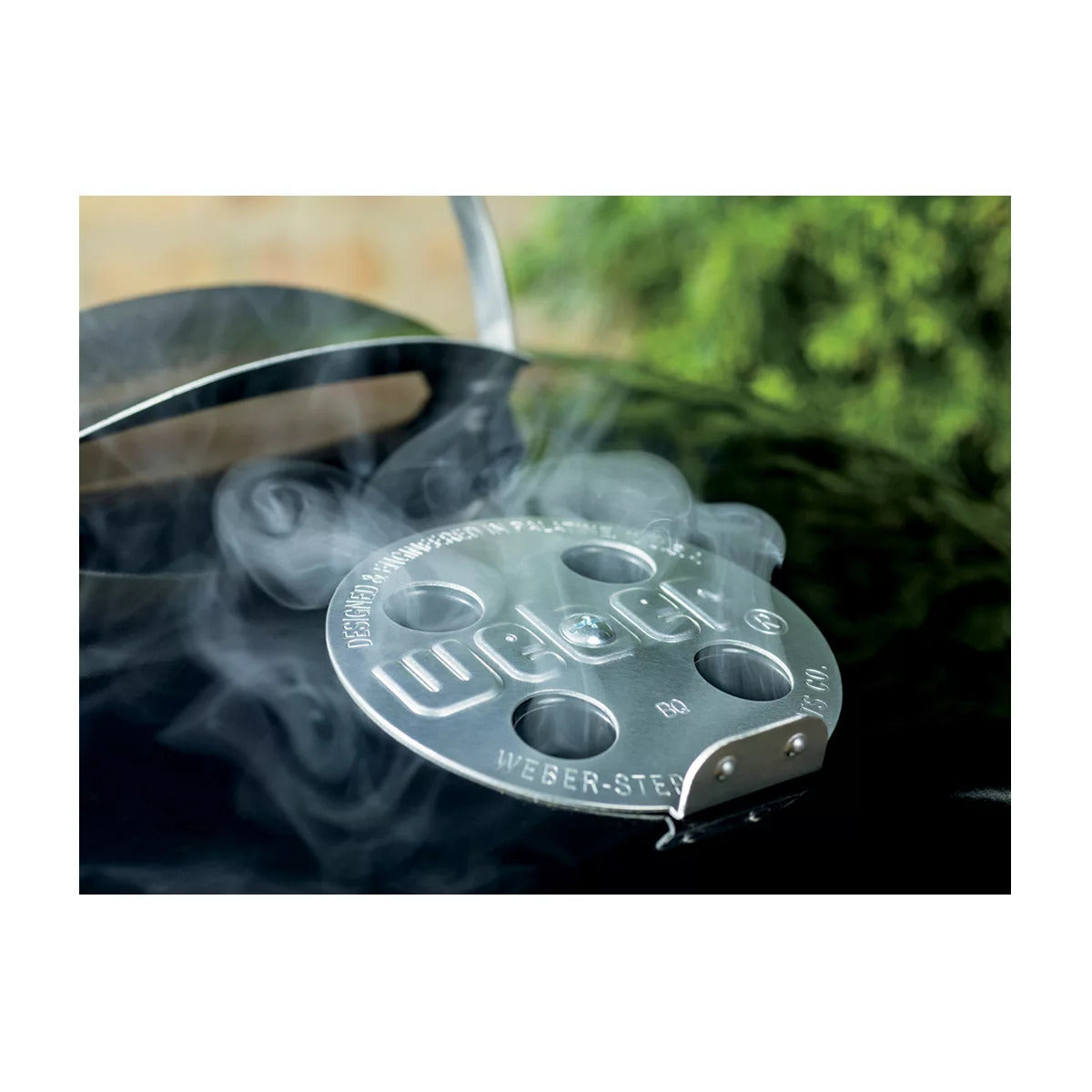 Weber Original Kettle 18-Inch Charcoal Grill 441001 – Black, Porcelain-Enameled Steel, 240 Sq. In.