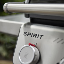 Weber Spirit® E-425C Gas Grill - Image 4