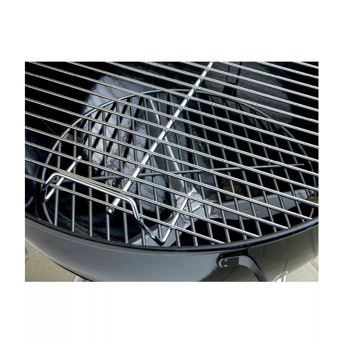 Weber Original Kettle 18-Inch Charcoal Grill 441001 – Black, Porcelain-Enameled Steel, 240 Sq. In.