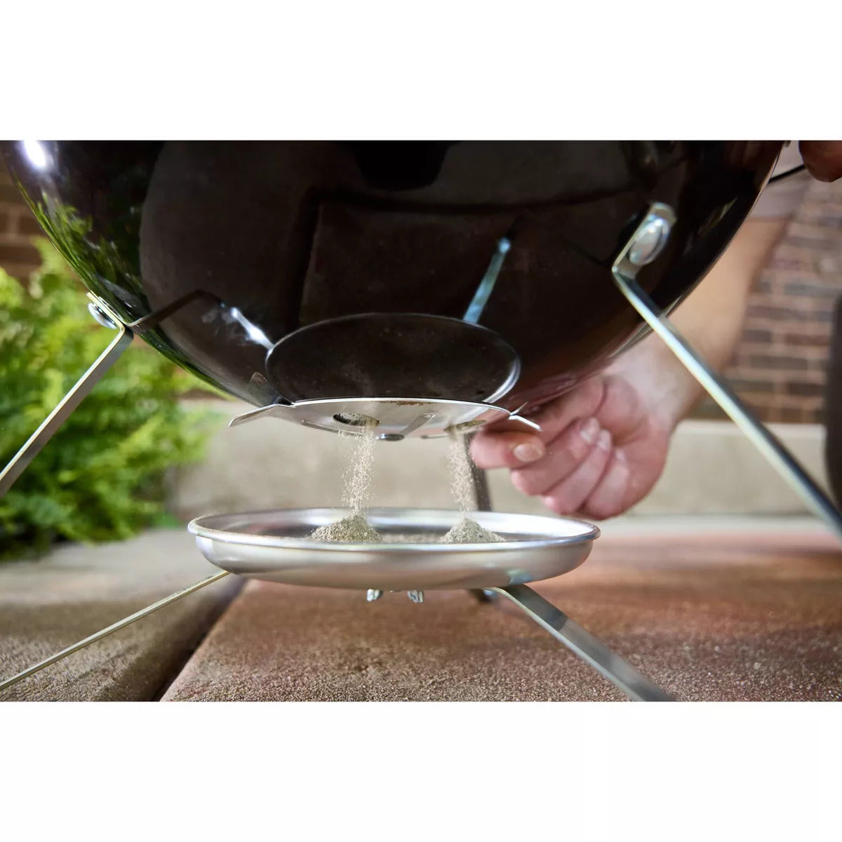 Weber 14.2-Inch Smokey Joe Charcoal Kettle Grill – Compact & Portable