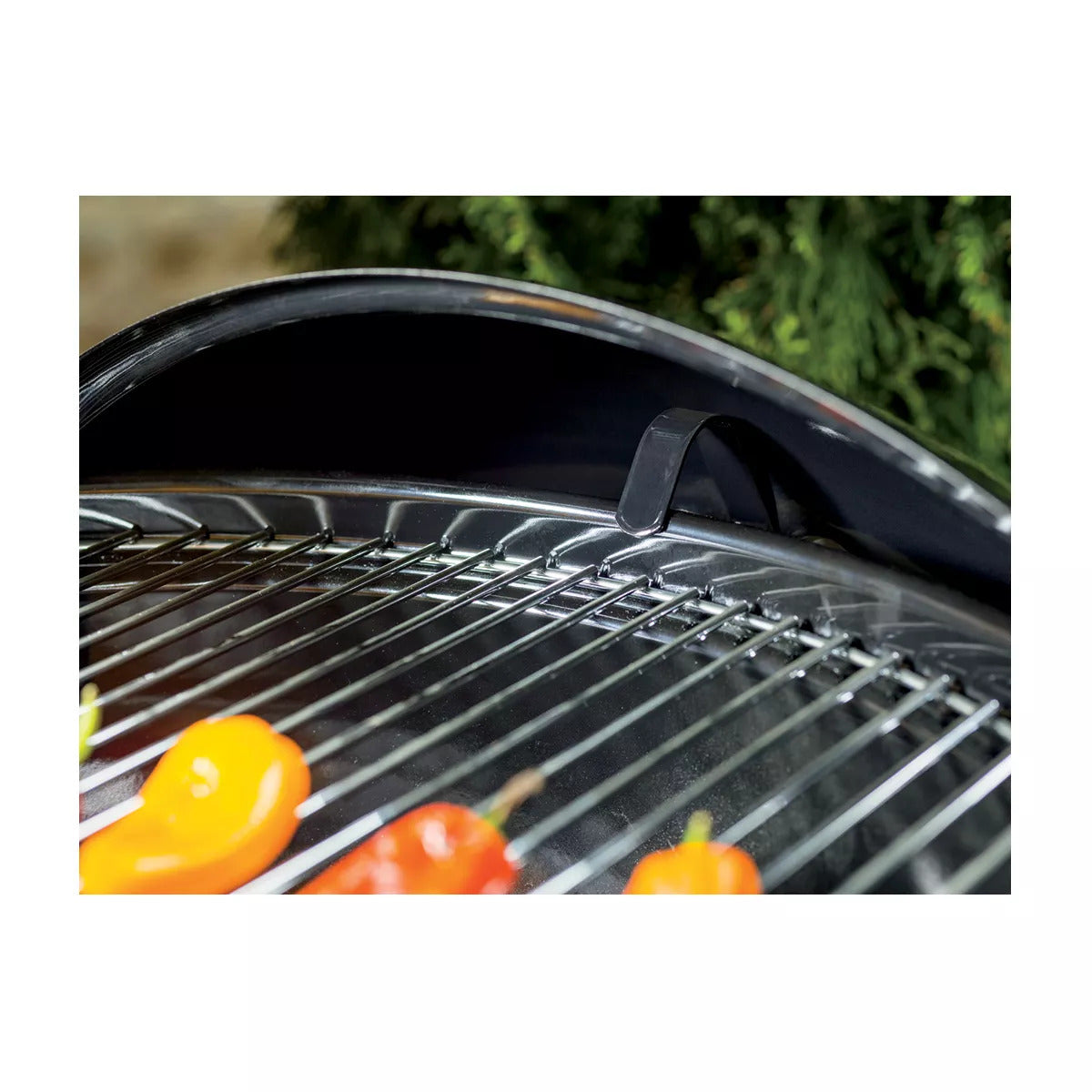 Weber Original Kettle 18-Inch Charcoal Grill 441001 – Black, Porcelain-Enameled Steel, 240 Sq. In.