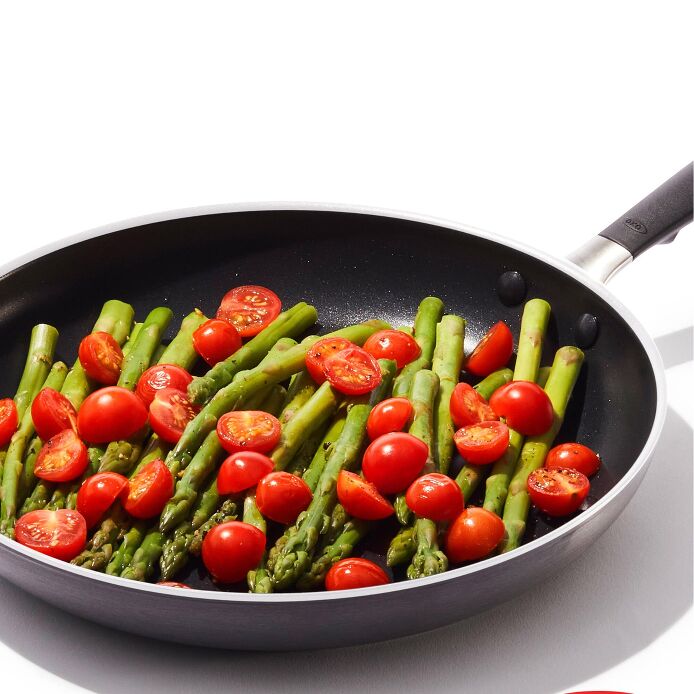 OXO Non-Stick Everyday 12 in. Covered Fry Pan - image 3