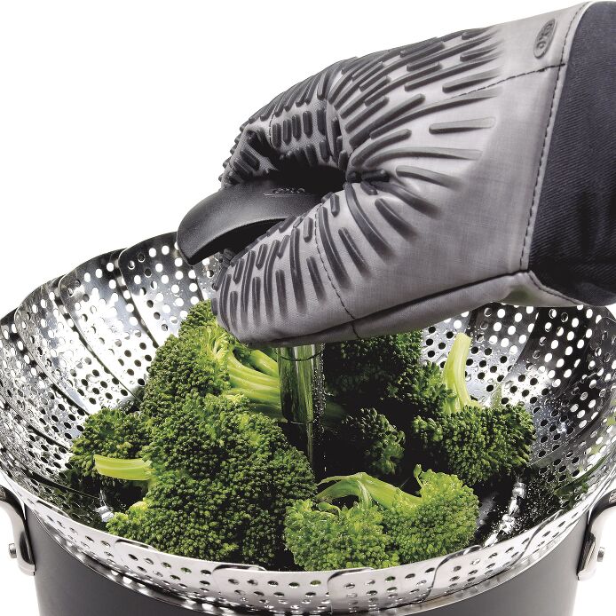 OXO Stainless Steel Steamer with Extendable Handle - image 3